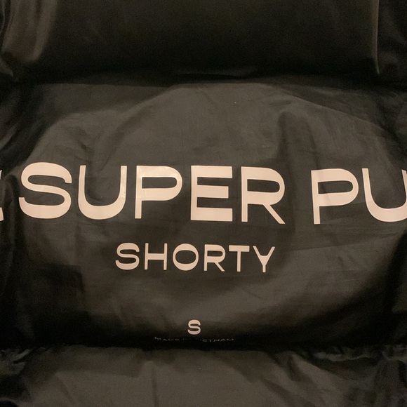 Brand New Aritiza Super Pufff Shorty Size Small - Picture 3 of 4